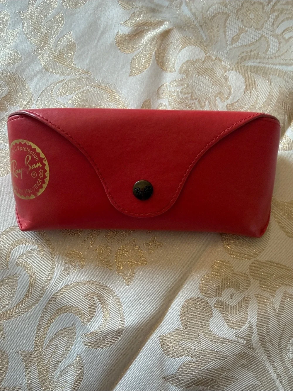 Ray-Ban Women's Magenta Cat Eye Sunglasses with Red Case